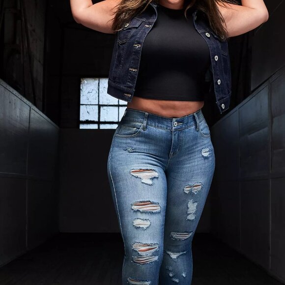 Torrid Bombshell Skinny Premium Stretch High-Rise Destructed Jean 22R - Picture 4 of 16